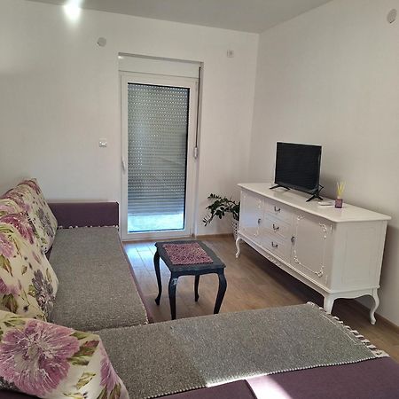 Expo Airport Otel Surčin エクステリア 写真