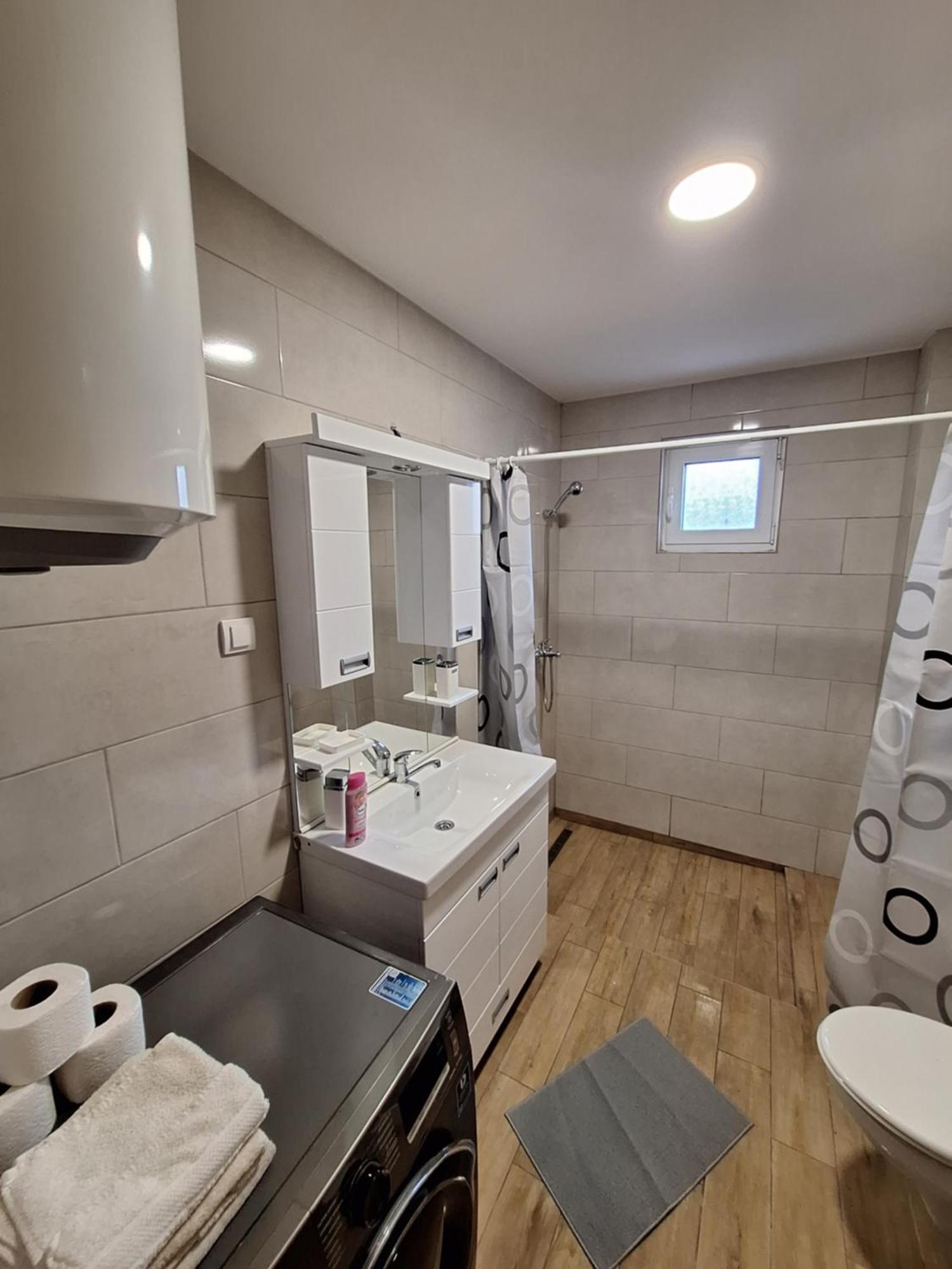 Expo Airport Otel Surčin エクステリア 写真